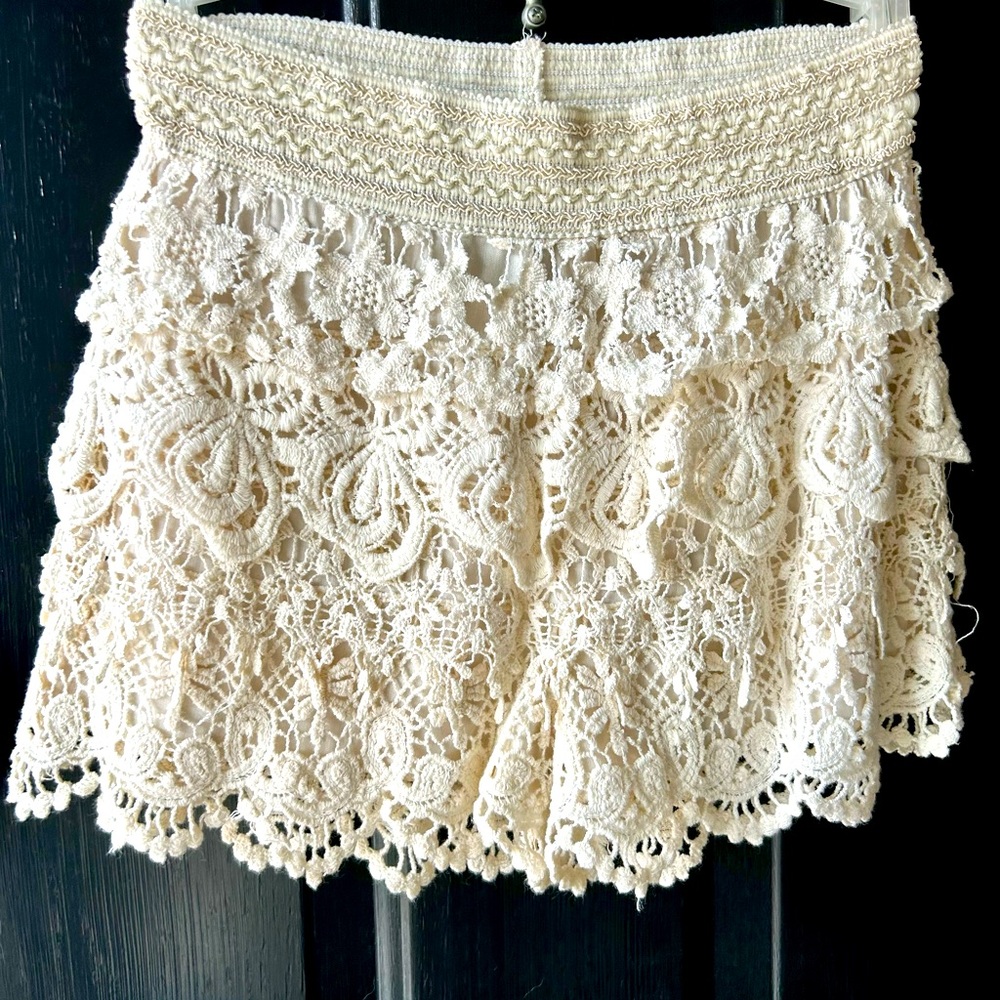 Sz Small Lace Ruffle Shorts